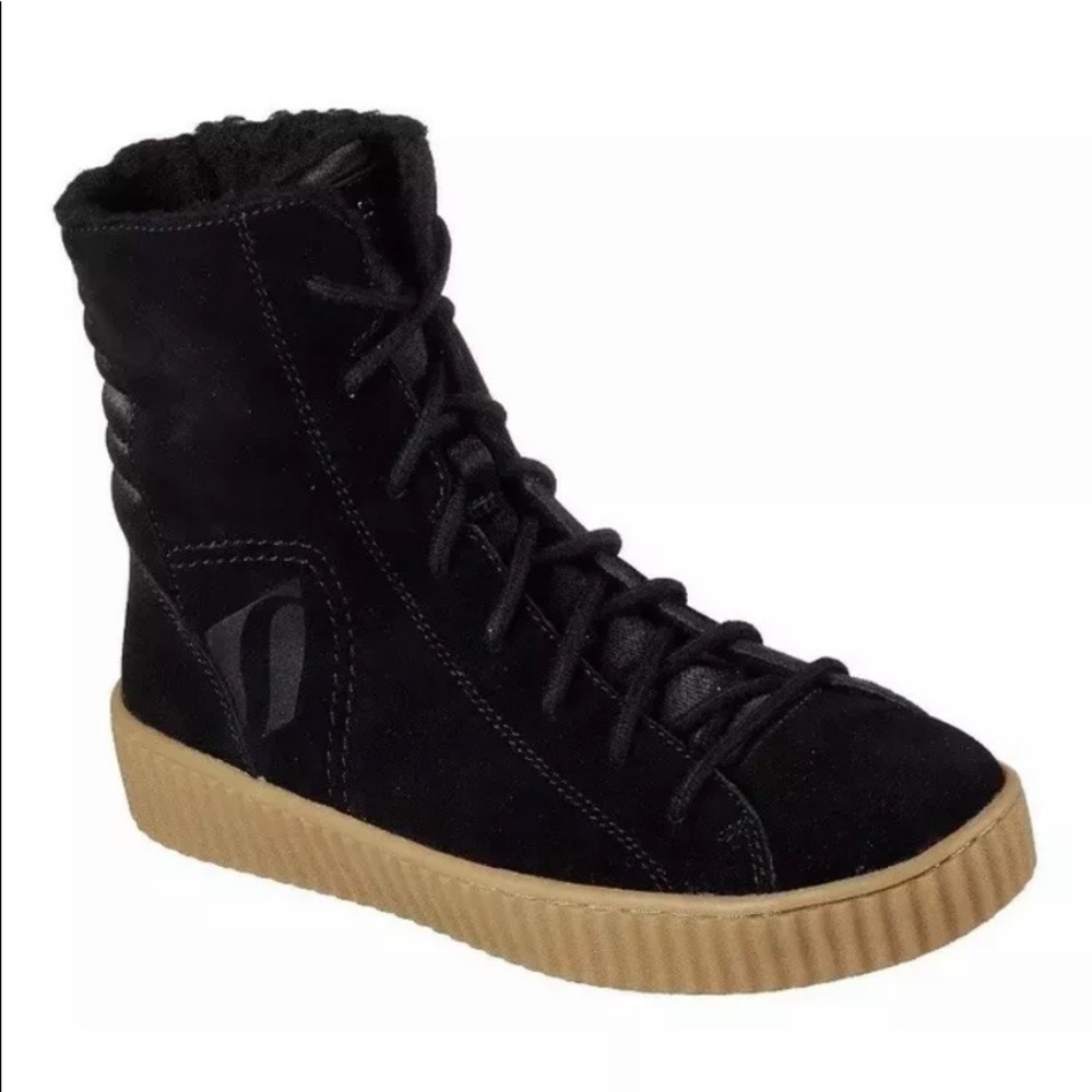 Skecher ladies growing groovy blacks boot size 7